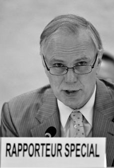 The Australian Special Rapporteur on extrajudicial, summary or arbitrary executions, Philip Alston, addresses the UN Human Rights Council, Geneva, 3 June 2009. [UN Photo/Jean-Marc Ferré