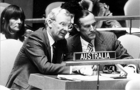 The Australian Minister for Foreign Affairs, W (Bill) Hayden (front left), and the Australian Permanent Representative to the United Nations, Richard Woolcott, during the UN General Assembly debate, 1 October 1985. [UN Photo/Yutaka Nagata]