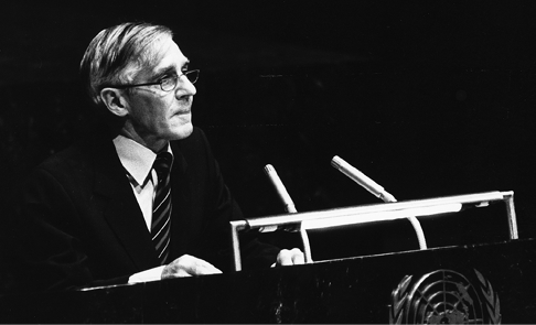 The Australian Minister for Foreign Affairs, AA (Tony) Street, presenting his statement in the UN General Assembly, New York, 21 September 1981. [UN Photo/Milton Grant]