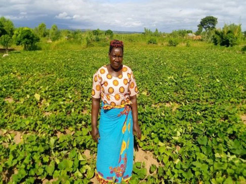 Empowering female farmers in Malawi | Australian Government Department ...