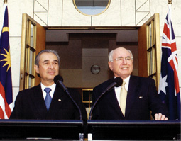 Photo of Tun Abdullah Badawi with John Howard in 2005.