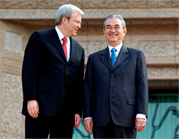 Photo of Kevin Rudd with Tun Abdullah Badawi during his visit to Malaysia in 2008.