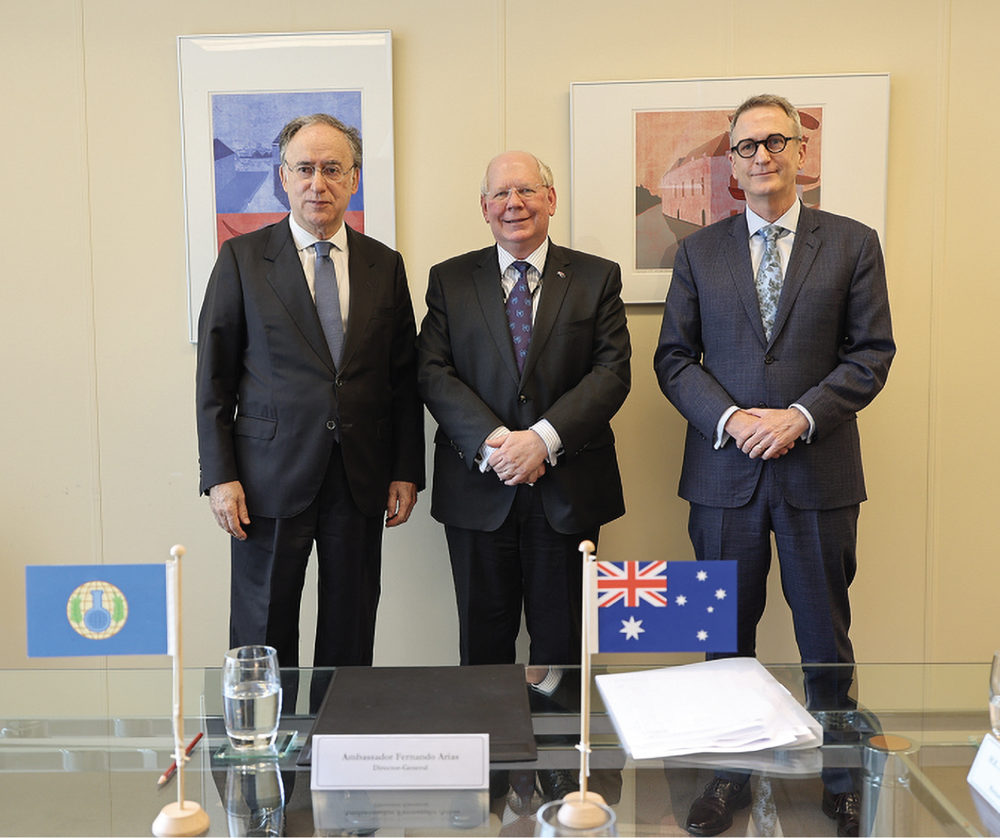 Director-General of the OPCW, H.E. Ambassador Fernando Arias, H. E. Ambassador Matthew Neuhaus, Australia’s Permanent Representative to the OPCW, and Director General ASNO, Dr Geoffrey Shaw. (Image courtesy of OPCW Flickr account)