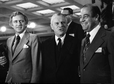 (From left): Andrew Peacock, Minister for Foreign Affairs, and Phillip Lynch, Treasurer, with Emile van Lennep, OECD Secretary-General.