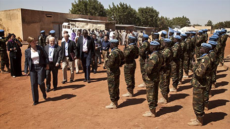 Members of the UN Security Council visit the MINUSMA camp in Mopti, Northern Mali, on 2 February 2014. (Credit: UN.org)